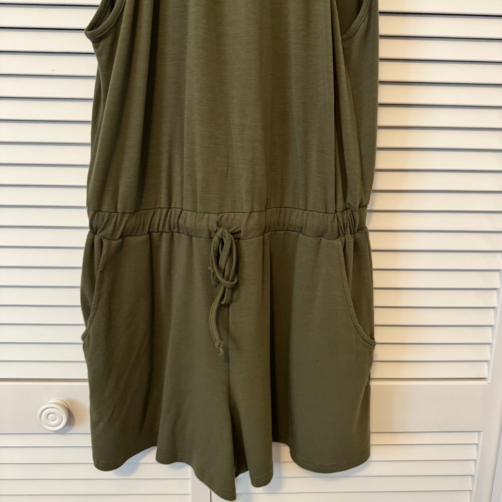 Amazon Olive Green Sleeveless Romper Halter Neck  Size Large - Picture 6 of 9